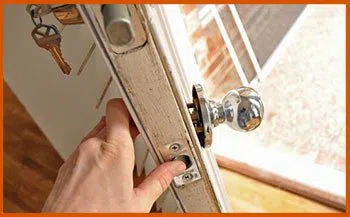 Southgate MI Locksmith Store Southgate, MI 734-530-1016 - 12-changing-locks